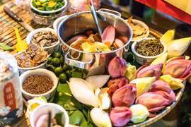 2022年顺化文化节：美食节吸引大批游客