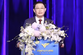 越南国会主席王廷惠出席Vinfuture 科技奖颁奖典礼