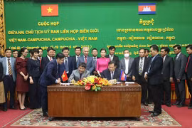 越柬、柬越陆地边界勘界立碑联合委员会主席会议在金边召开