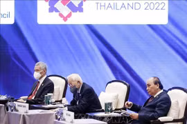 APEC成员经济体领导人与ABAC成员进行对话
