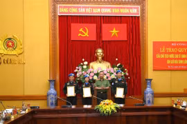 越南三名公安军官赴联合国南苏丹特派团执行维和任务
