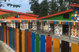 越南第一所用再生塑料建设的学校落成