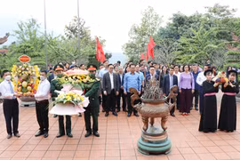 越南新闻工作者协会代表团溯源之旅