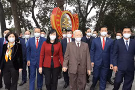 阮富仲总书记走访北宁省并向该省党部、政府和人民致以新春祝福