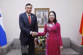 法语国家组织峰会：武氏映春会见各国领导人