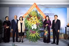 河内市领导会见出席世界和平理事会第22届代表大会的代表