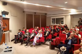 越法贸易促进研讨会在法国巴黎举行