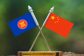 东盟与中国重申加强合作的承诺