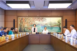 越南第十五届国会第三次会议新闻公报（第十号）