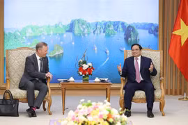 越南政府总理范明政会见英国驻越南大使
