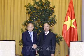 越南国家主席阮春福会见男足主教练朴恒绪