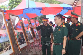 “黄沙与长沙归属越南——历史证据和法律依据”资料图片展在高平省举行