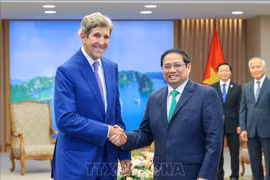 越南政府总理范明政会见美国总统气候特使约翰·克里