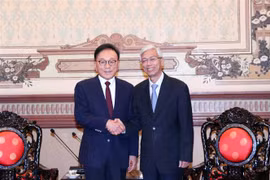 胡志明市重视和希望加强与韩国各地方的合作