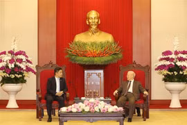 越共中央总书记阮富仲会见新加坡国会议长陈川仁