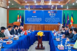 越柬关系55周年：深化越南得农省与柬埔寨蒙多基里省的友好合作关系