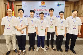 越南队5名学生在2022年国际物理学奥林匹克全部夺牌