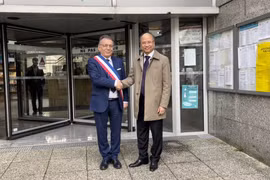 强化越南与法国地方传统友好合作关系