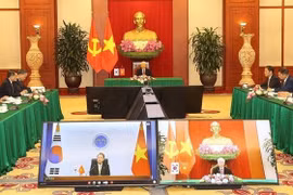 越共中央总书记阮富仲与韩国总统举行视频会谈