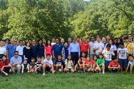 越老建交60周年：越老两国驻美国大使馆举行友好交流会