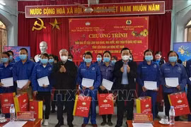 越南祖国阵线中央委员会主席春节前走访高平省