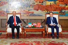 海防市委书记陈流光会见墨西哥劳动党主席阿尔韦托·安纳亚一行