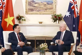 越南国会主席王廷惠会见澳大利亚总督戴维·赫尔利
