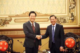 胡志明市与韩国首尔加强合作关系