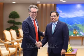 越南政府总理范明政会见欧盟驻越南代表团团长乔治·阿里贝蒂