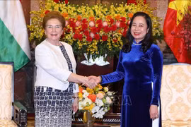 越南国家副主席武氏映春会见匈牙利国会常务副主席玛特劳伊·玛尔道