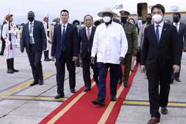 乌干达共和国总统开始对越南进行正式访问
