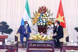 胡志明市领导会见塞拉利昂共和国总统