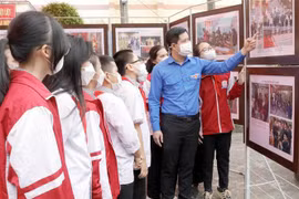  “黄沙和长沙归属越南——历史证据和法律依据”地图资料展在北江省举行
