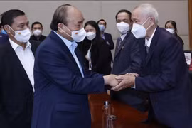 国家主席阮春福春节前走访慰问海防市特困优抚家庭