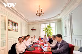 关于欧洲和越南能源领域发展挑战研讨会以线上线下相结合方式举行