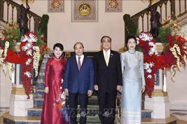 越南国家主席阮春福与泰国总理巴育·占奥差举行会谈