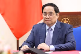 政府总理范明政同辉瑞首席执行官阿尔伯特·布尔拉通电话