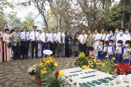 亚历山大•耶尔森医生诞辰159周年纪念活动在越南芽庄市举行