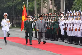 印尼国防部长普拉博沃·苏比安托对越南进行正式访问