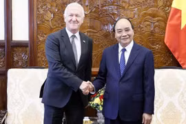 国家主席阮春福会见前来拜别的外国驻越南大使
