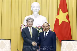 越南国家主席阮春福会见韩国大法院国家法院管理部长金相焕