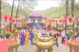 2022壬寅虎年春季玄珍祠庙会在顺化市开幕 深切缅怀前人的丰功伟绩