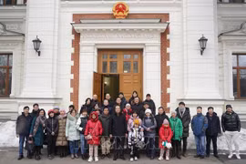 越南驻俄罗斯大使馆继续配合迎接旅乌同胞