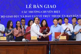 越南教育培训部向民族委员会转交5所学校