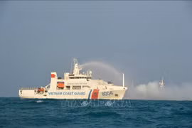 越中海警2022年第二次北部湾分界线附近海域联合巡逻活动圆满结束