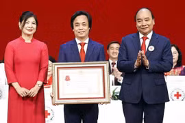 越南国家主席阮春福： 提高人道活动质量 传播人文价值