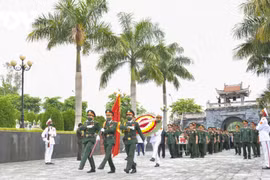 越南荣军烈士日75周年：努力将在老牺牲烈士遗骸归国安葬