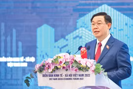 与企业家和企业界乘风破浪、稳步前行