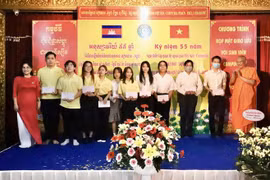 胡志明市向柬埔寨留学生提供5亿越盾奖学金