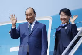 越南国家主席阮春福启程对新加坡进行国事访问